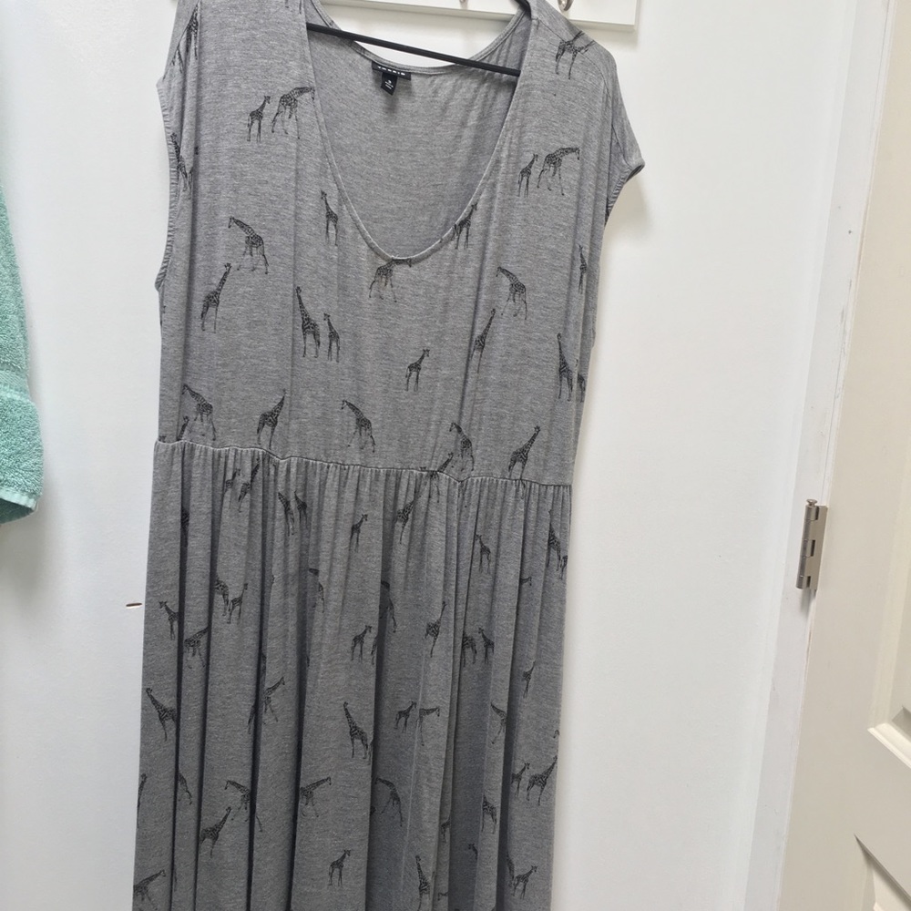 Grey giraffe print dress TORRID